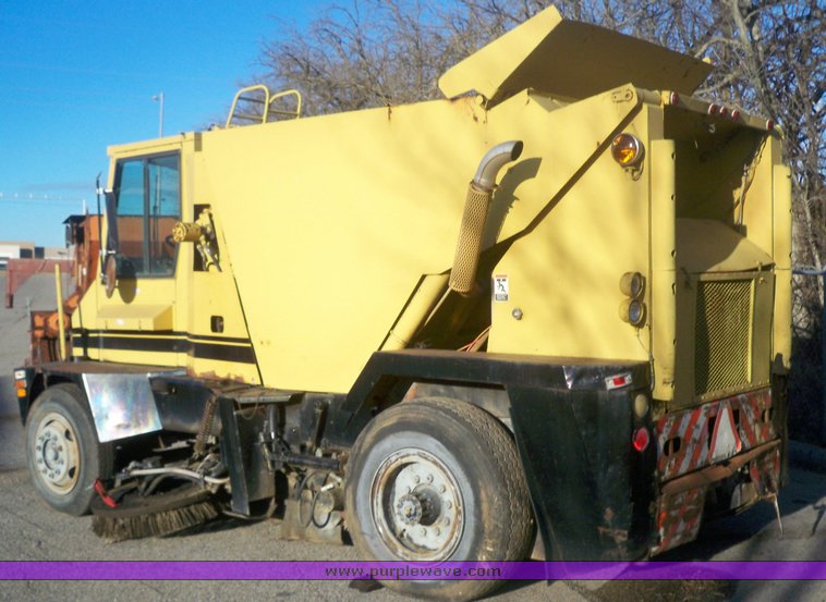 image for item 6001 1985 FMC street sweeper