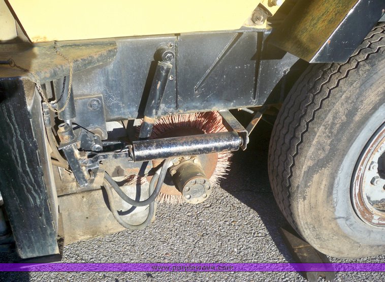 image for item 6001 1985 FMC street sweeper