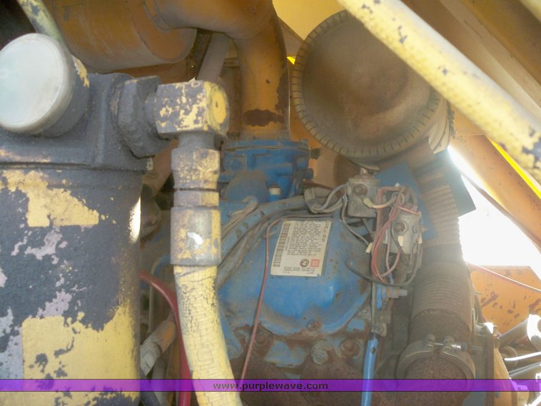 image for item 6001 1985 FMC street sweeper