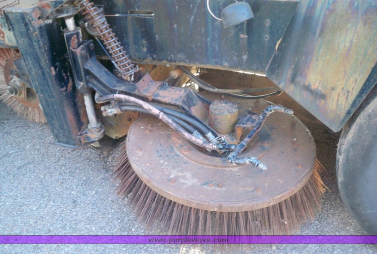 image for item 6001 1985 FMC street sweeper