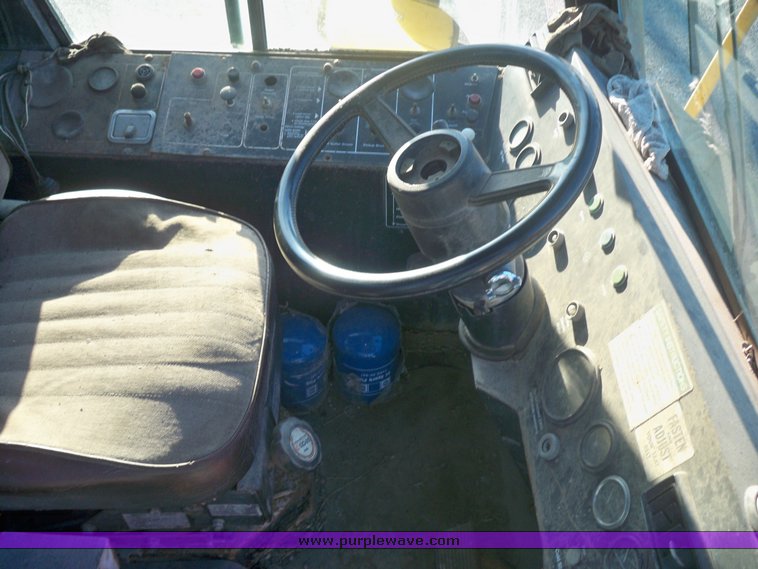 image for item 6001 1985 FMC street sweeper