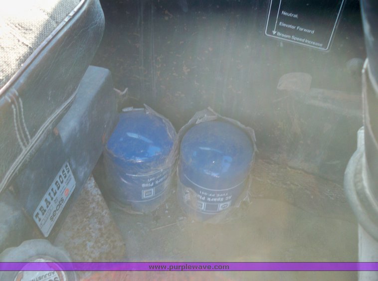 image for item 6001 1985 FMC street sweeper