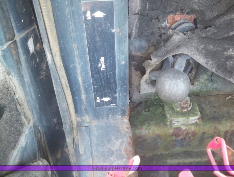 image for item 6001 1985 FMC street sweeper