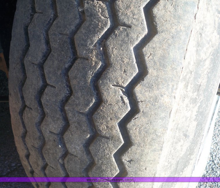 image for item 6001 1985 FMC street sweeper