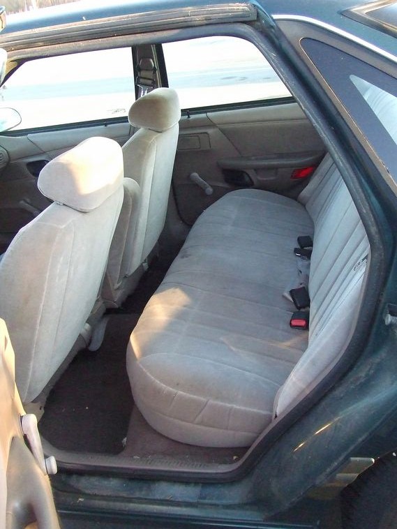 image for item 6538 1993 Ford Taurus GL