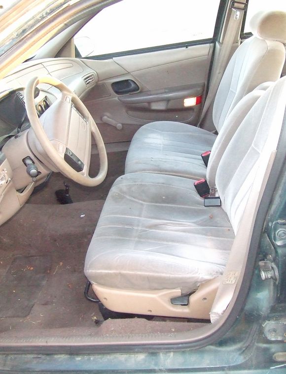 image for item 6538 1993 Ford Taurus GL