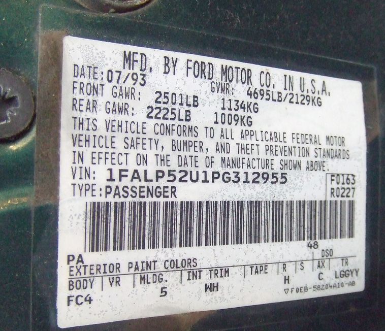 image for item 6538 1993 Ford Taurus GL