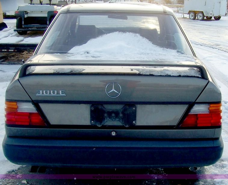 image for item 6571 1989 Mercedes Benz 300E