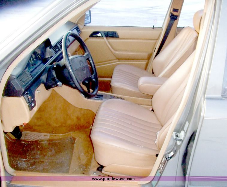 image for item 6571 1989 Mercedes Benz 300E
