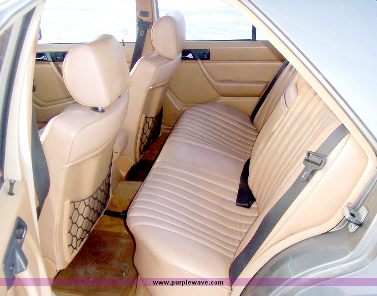 image for item 6571 1989 Mercedes Benz 300E