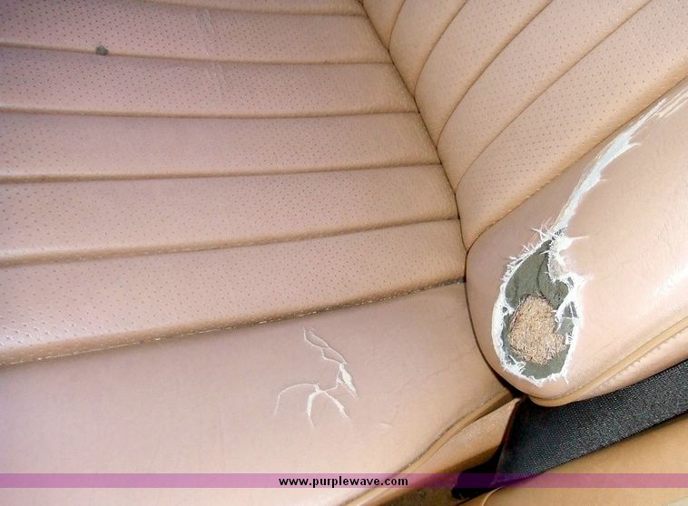 image for item 6571 1989 Mercedes Benz 300E