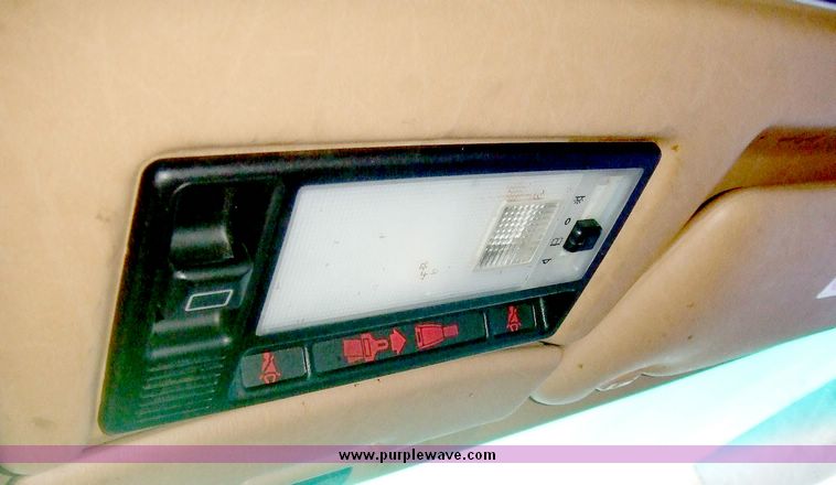 image for item 6571 1989 Mercedes Benz 300E