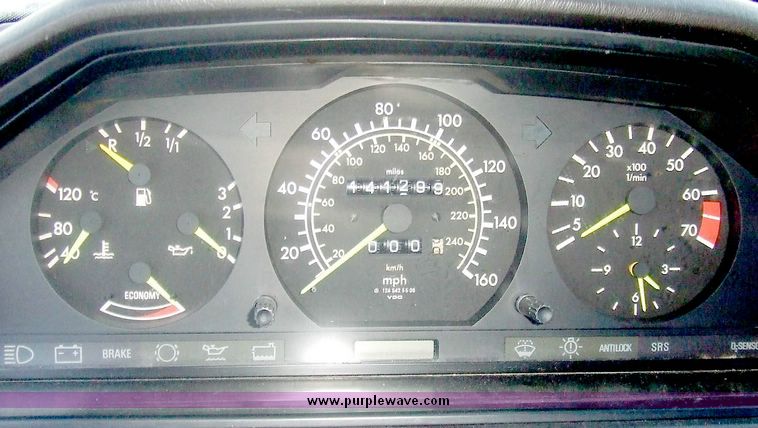 image for item 6571 1989 Mercedes Benz 300E