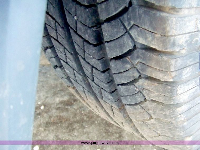 image for item 6571 1989 Mercedes Benz 300E