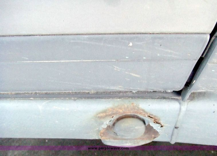 image for item 6571 1989 Mercedes Benz 300E