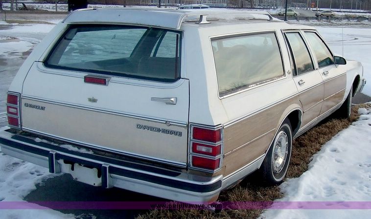 image for item 6572 1986 Chevrolet Caprice Classic station wagon