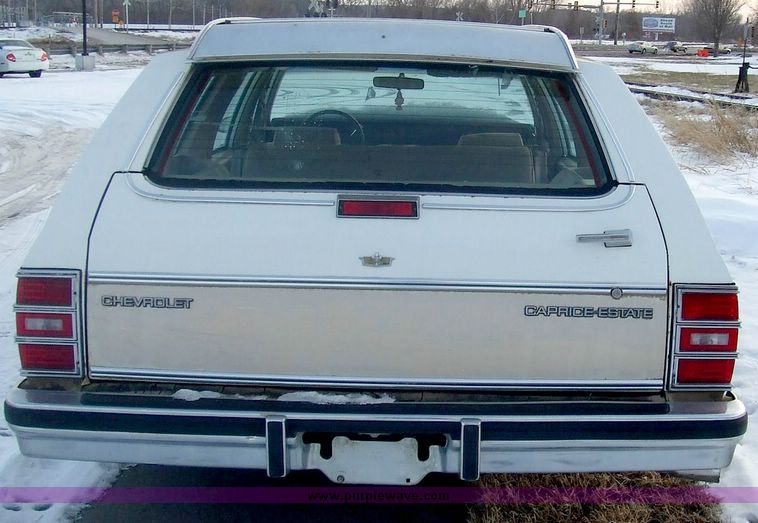 image for item 6572 1986 Chevrolet Caprice Classic station wagon
