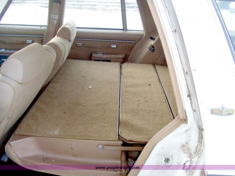 image for item 6572 1986 Chevrolet Caprice Classic station wagon