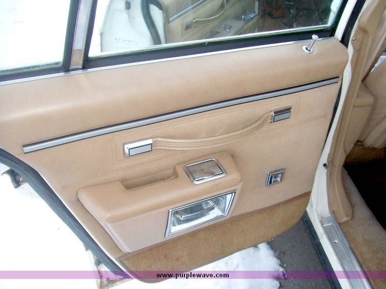 image for item 6572 1986 Chevrolet Caprice Classic station wagon