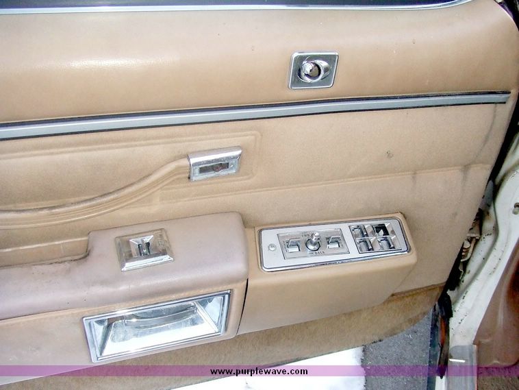 image for item 6572 1986 Chevrolet Caprice Classic station wagon