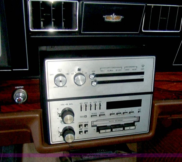 image for item 6572 1986 Chevrolet Caprice Classic station wagon