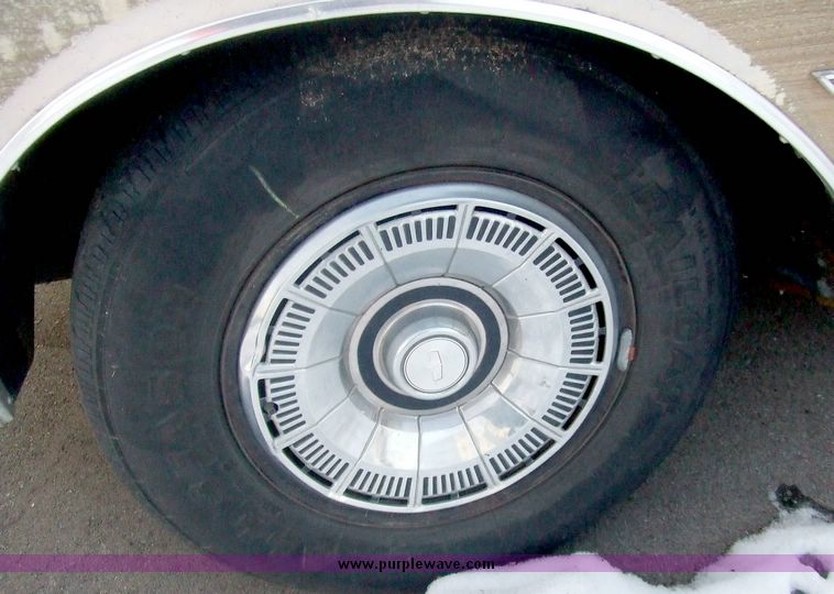 image for item 6572 1986 Chevrolet Caprice Classic station wagon