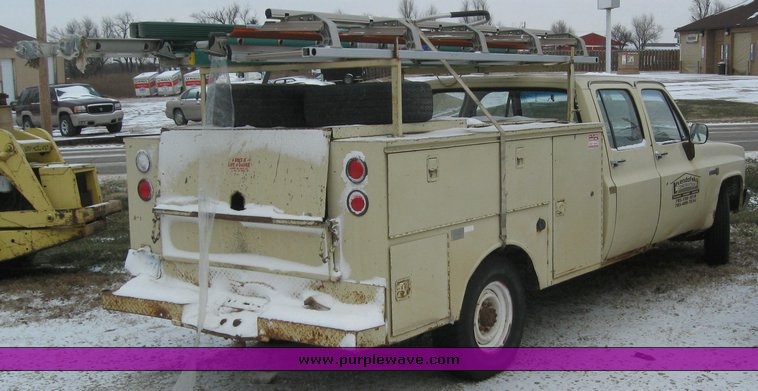 image for item 6622 1986 GMC C2500 truck