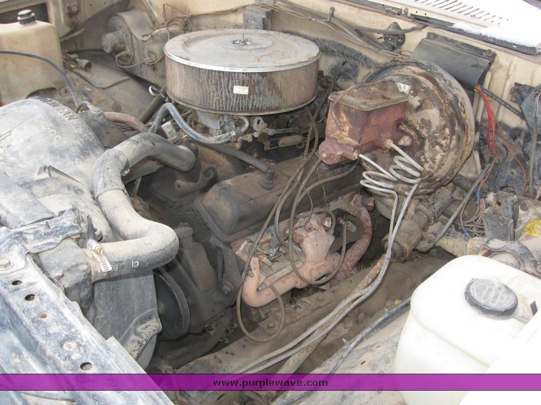 image for item 6622 1986 GMC C2500 truck