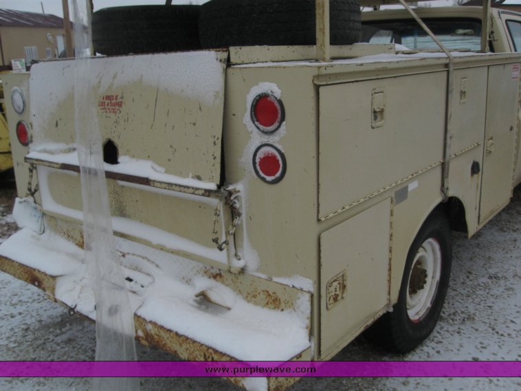 image for item 6622 1986 GMC C2500 truck