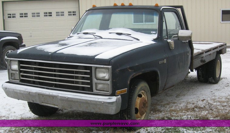 image for item 6623 1986 GMC C3500 truck