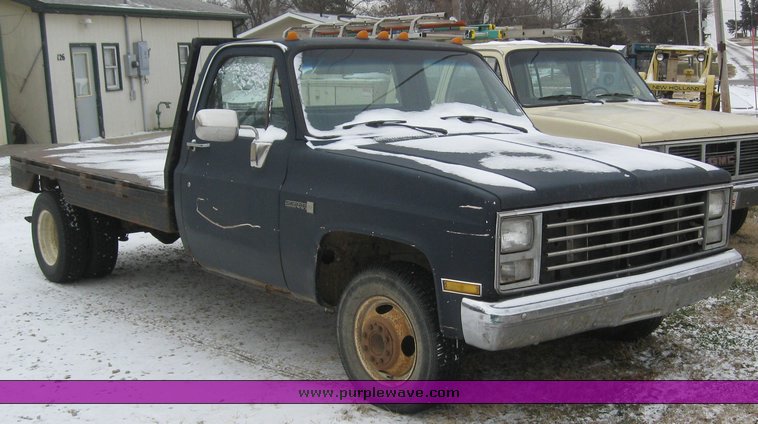image for item 6623 1986 GMC C3500 truck