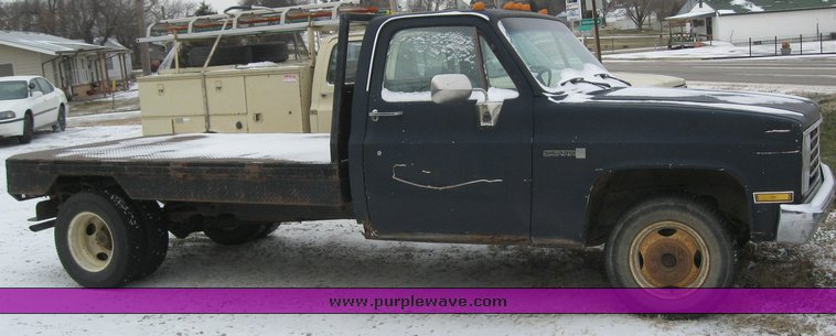 image for item 6623 1986 GMC C3500 truck