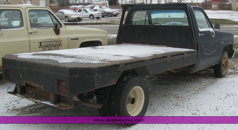 image for item 6623 1986 GMC C3500 truck