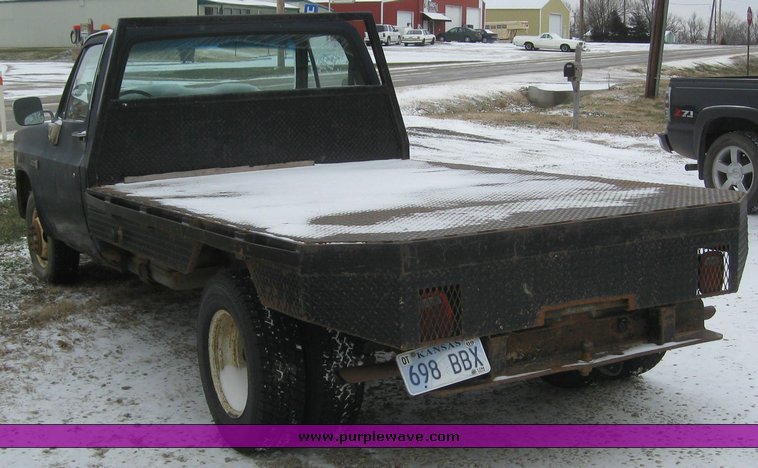 image for item 6623 1986 GMC C3500 truck