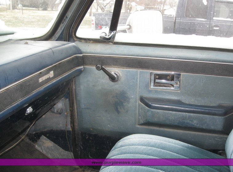 image for item 6623 1986 GMC C3500 truck