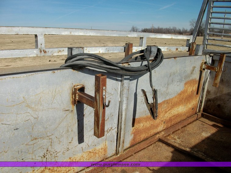 image for item 9002 Welding trailer