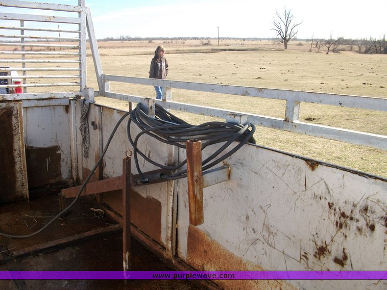 image for item 9002 Welding trailer