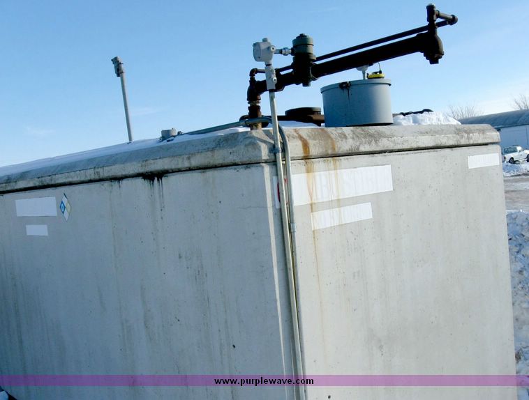 image for item 6649 Cretex Midwest Fuel vault