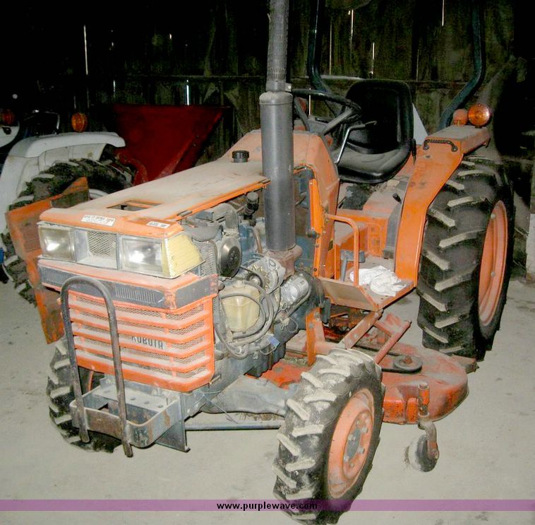 image for item 6704 Kubota L2250 lawn tractor