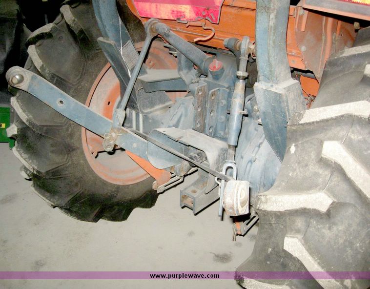 image for item 6704 Kubota L2250 lawn tractor