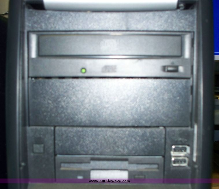 image for item 9001 (10) Gateway E4100 computer towers