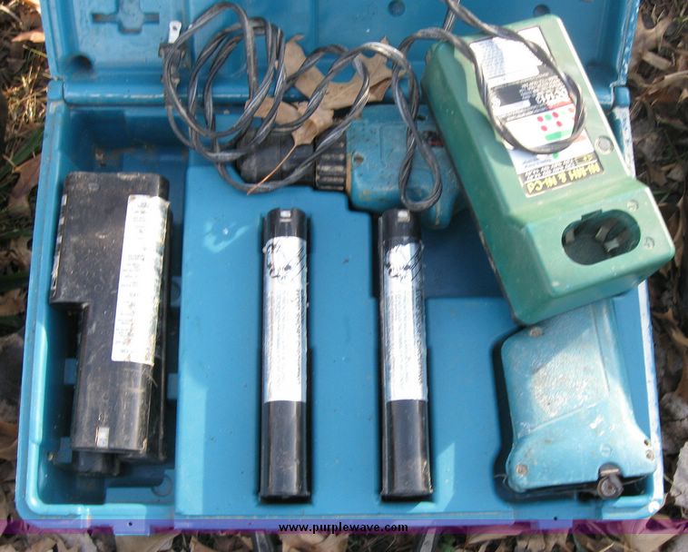 image for item 3153 Assorted power tools for parts