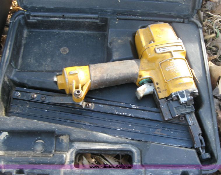 image for item 3153 Assorted power tools for parts