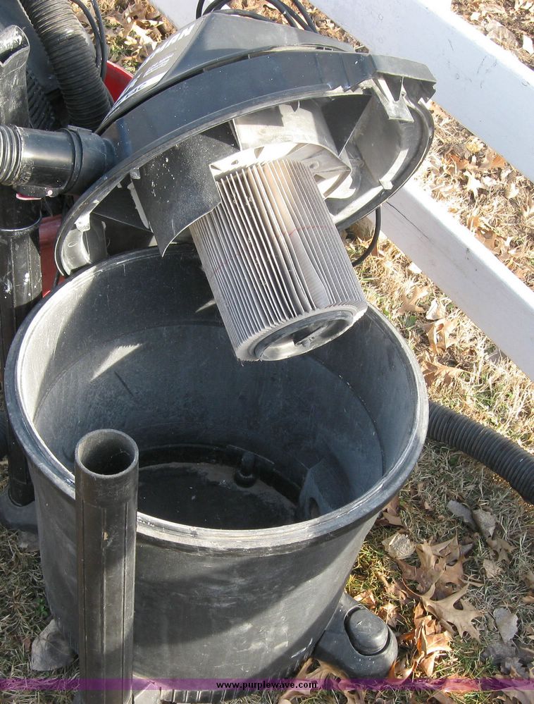 image for item 3154 (2) shop vacuums