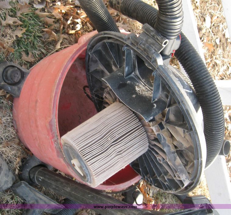 image for item 3154 (2) shop vacuums