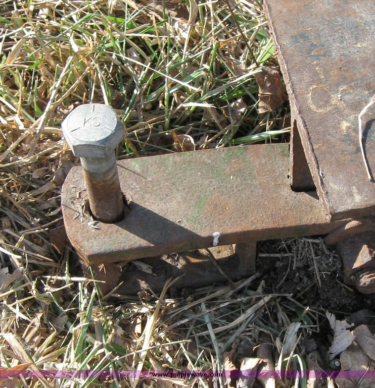 image for item 3162 Shop built hydraulic log splitter