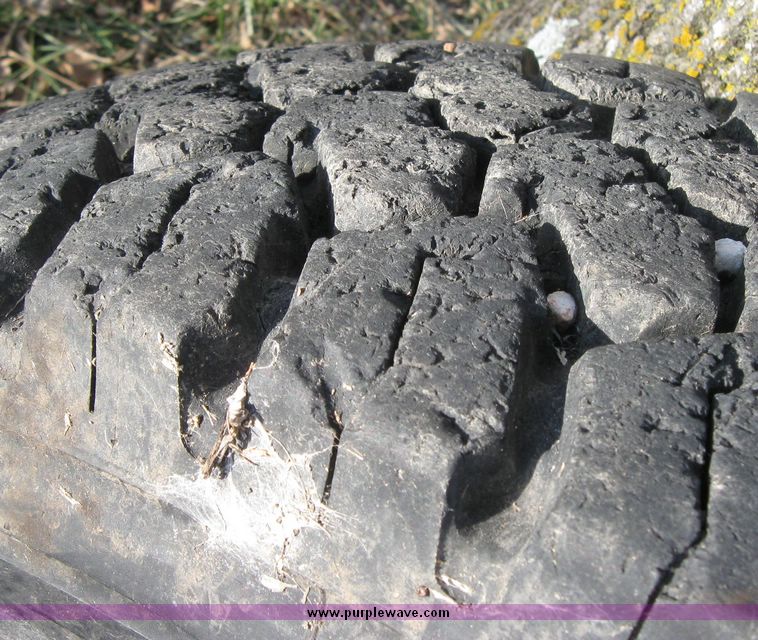 image for item 3163 (2) tires with wheels