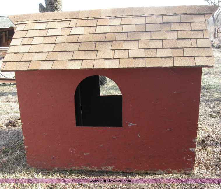 image for item 3164 Wooden dog/play house