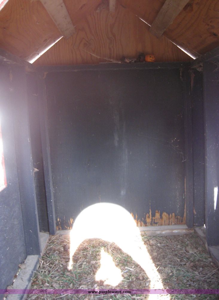 image for item 3164 Wooden dog/play house