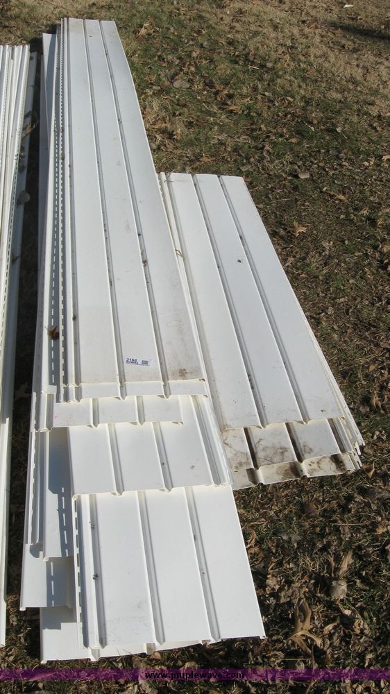 image for item 3168 Assortment of vinyl siding